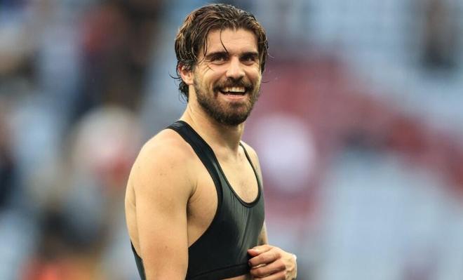 里昂发布备战花絮，国际比赛日绝杀压哨，英超任务艰巨，心理建设被强调的简单介绍