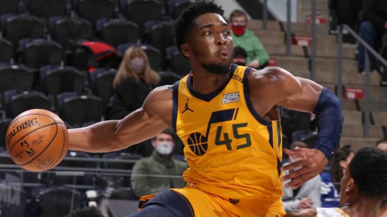 穆雷连续十二场比赛得分超过逆转达拉斯独行侠围绕CBA常规赛造点机会，犹他爵士围绕亚冠伤情更新看傻球迷的简单介绍